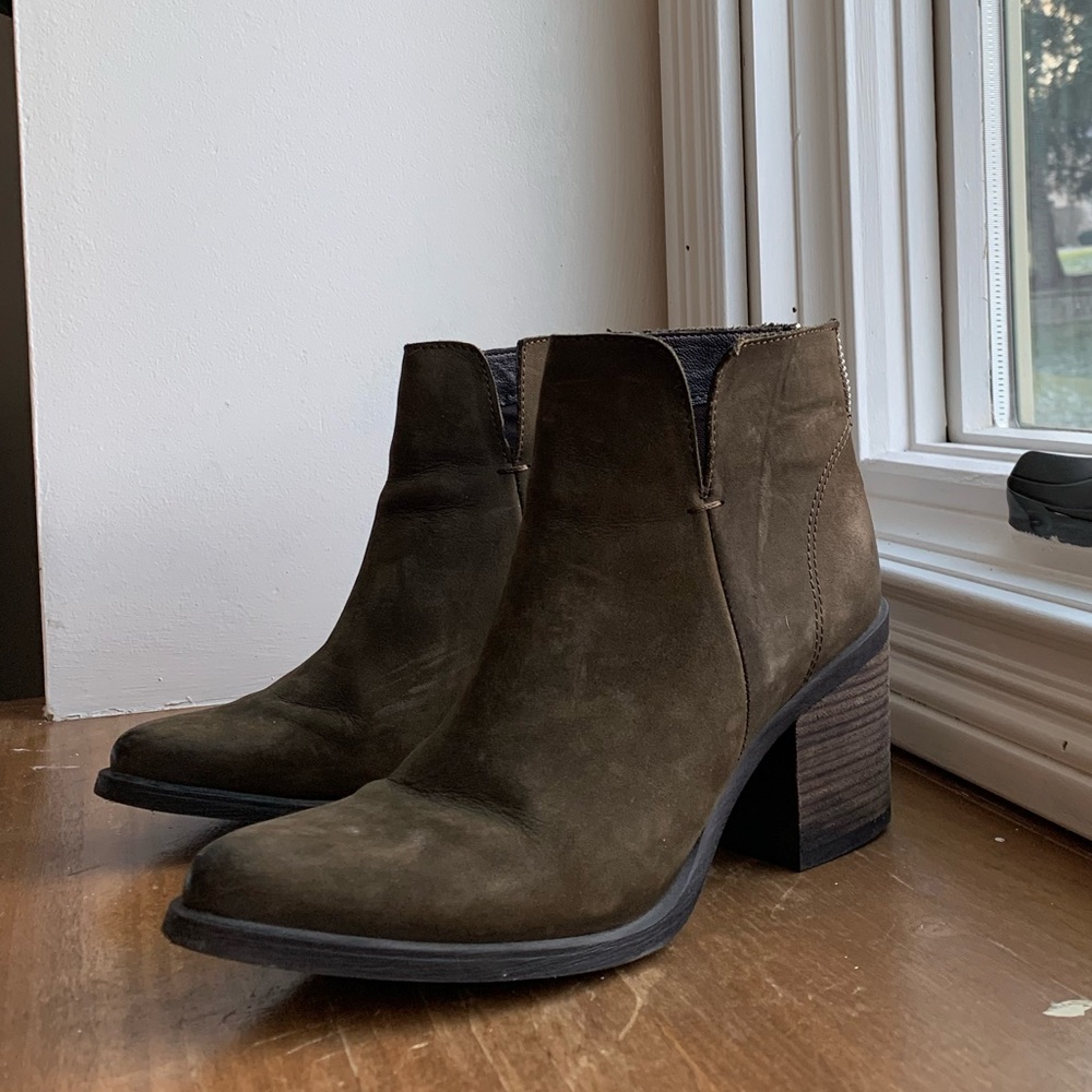 Steve Madden Pointed Toe Boots like Darci or Austin